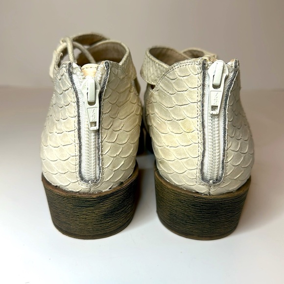 Coconuts by Matisse Lux Shootie Womens Shoes Size 9 Back Zip Side Ties Snakeskin - Picture 3 of 14